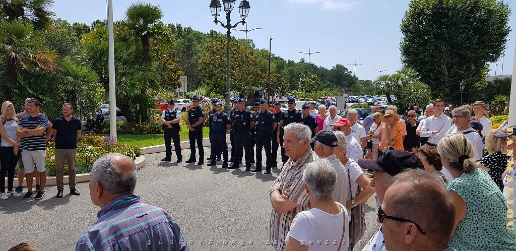 2023 07 03 SOUTIEN DU MAIRE DE ST LAURENT DU VAR AU MAIRE DE L'HAY LES ROSES (2).jpg
